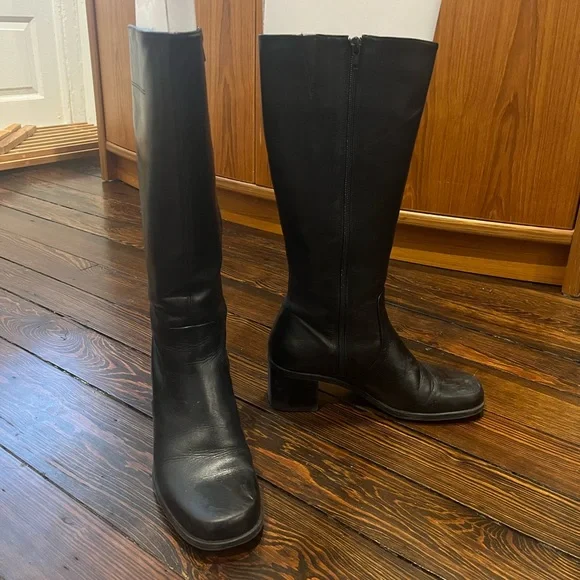 Knee high leather boots - Picture 2 of 4